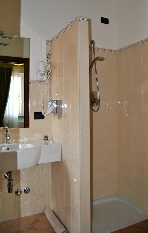 Hotel Aquila Castelfranco Emilia Room photo